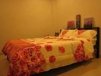 Centana Apartment Bangkok Bagian luar foto