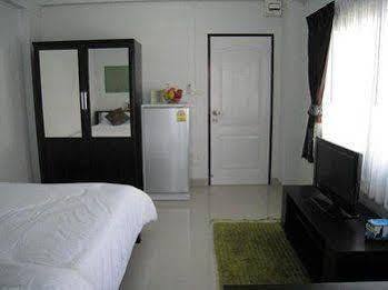 Centana Apartment Bangkok Bagian luar foto