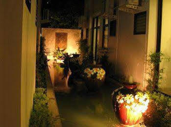 Centana Apartment Bangkok Bagian luar foto