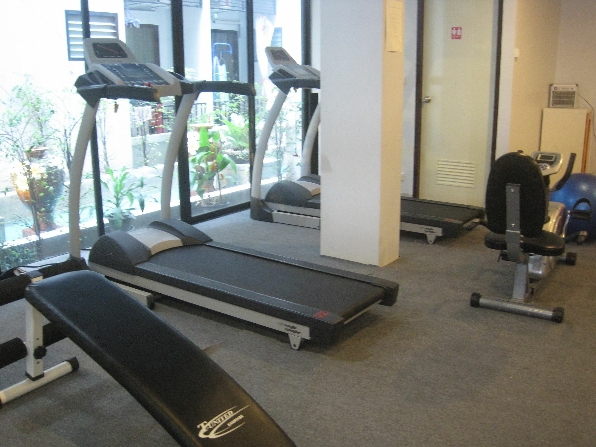 Centana Apartment Bangkok Bagian luar foto